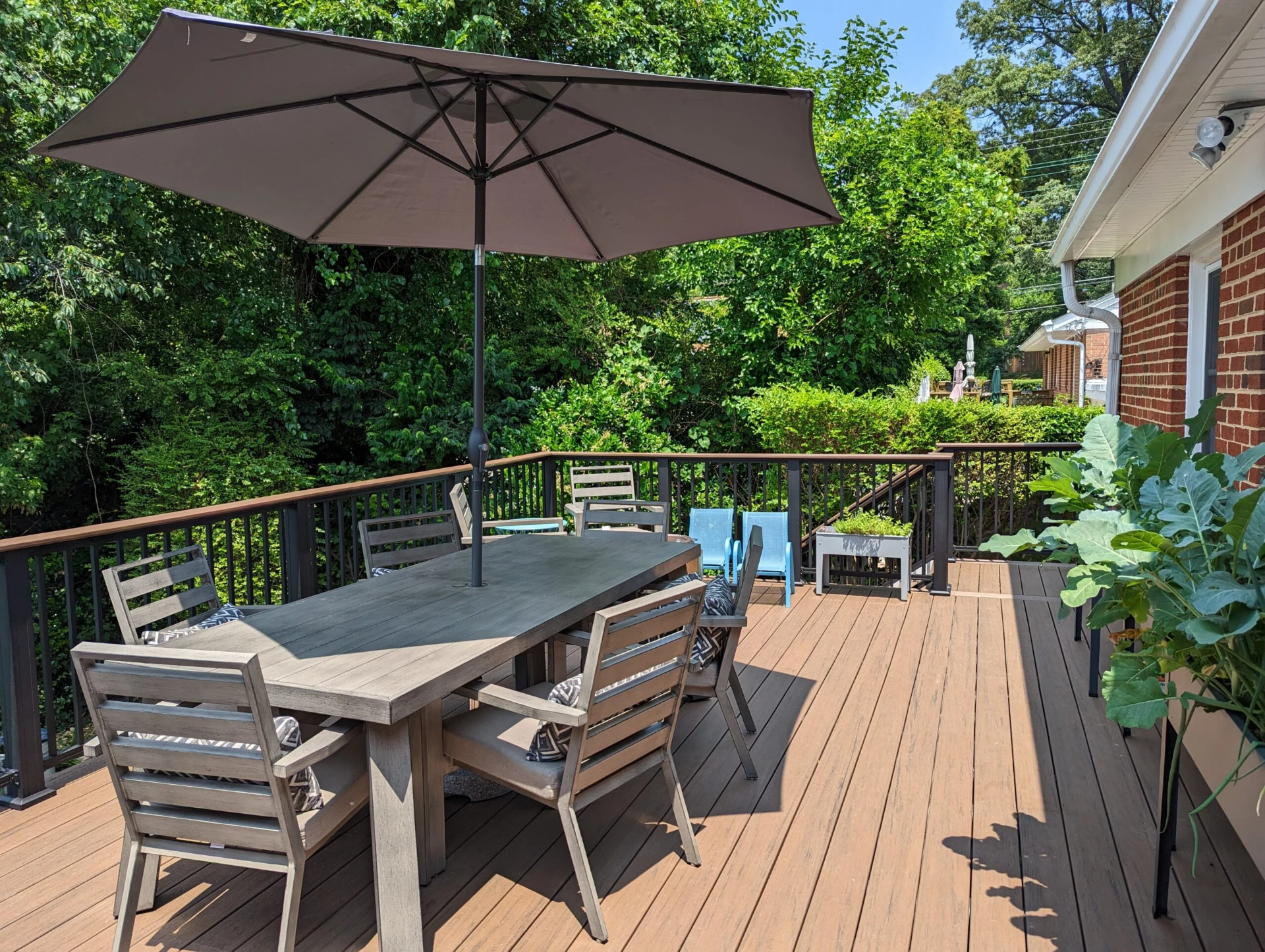 Keylink Chesapeake Rail with TimberTech Dark Roast Decking scaled