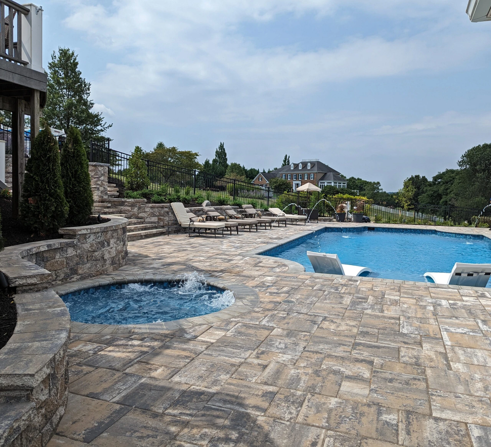 Nicolock Pavers Alpine Ridge South Bay Color with Granite City Border 5 scaled