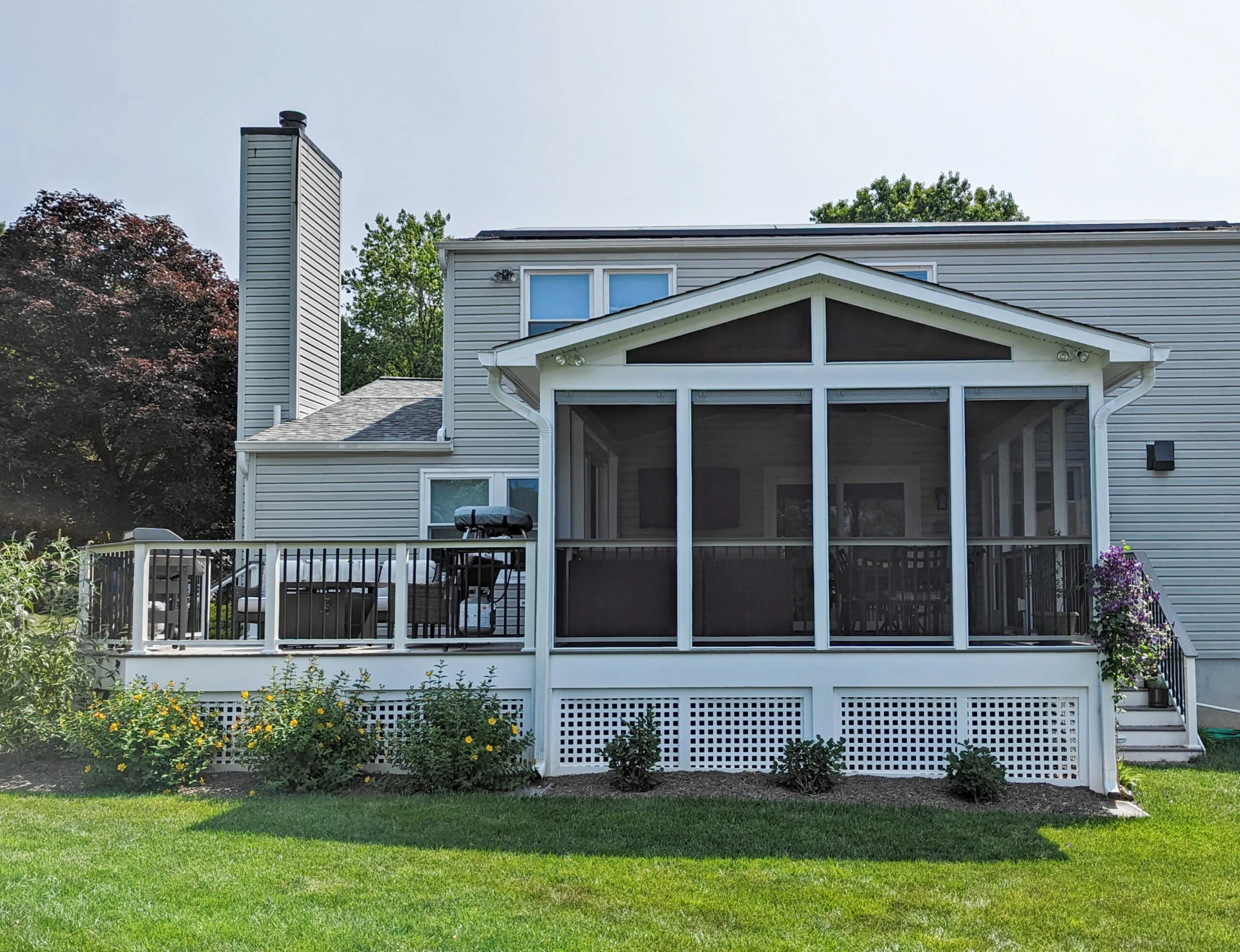 TT Ashwood Screen Porch and Deck Keylink White Alum Railing Lattice scaled