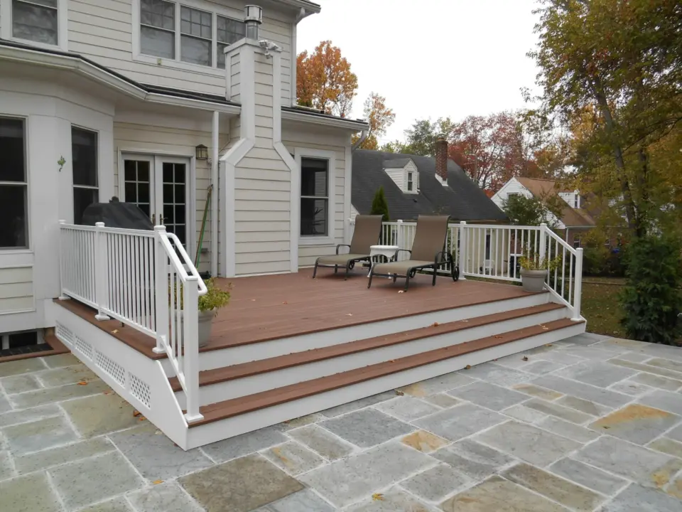 Imgi 6 azek vintage collection mohogany deck white arabian alum railing scaled